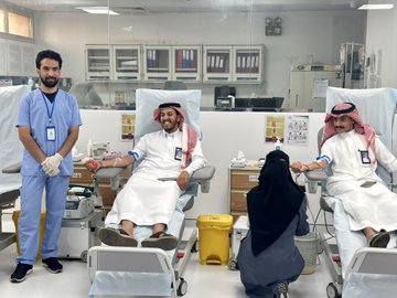 منسوبي العون الخيرية يتبرعون بالدم ضمن الحملة الوطنية السنوية للتبرع بالدم